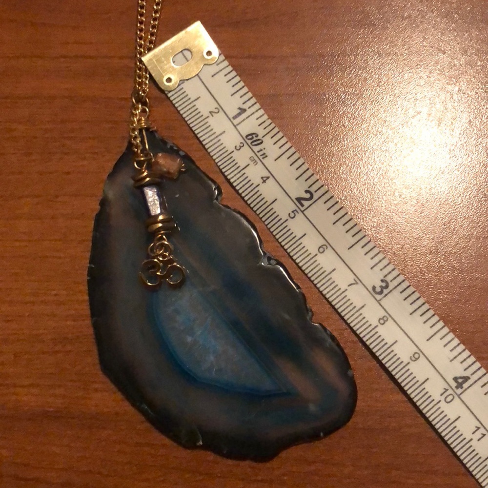 Leila Jewelry * Stunning long necklace